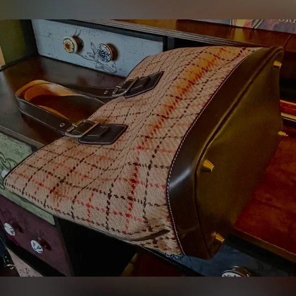 Coach Hampton Wool Tweed and Leather Tote - Picture 4 of 10